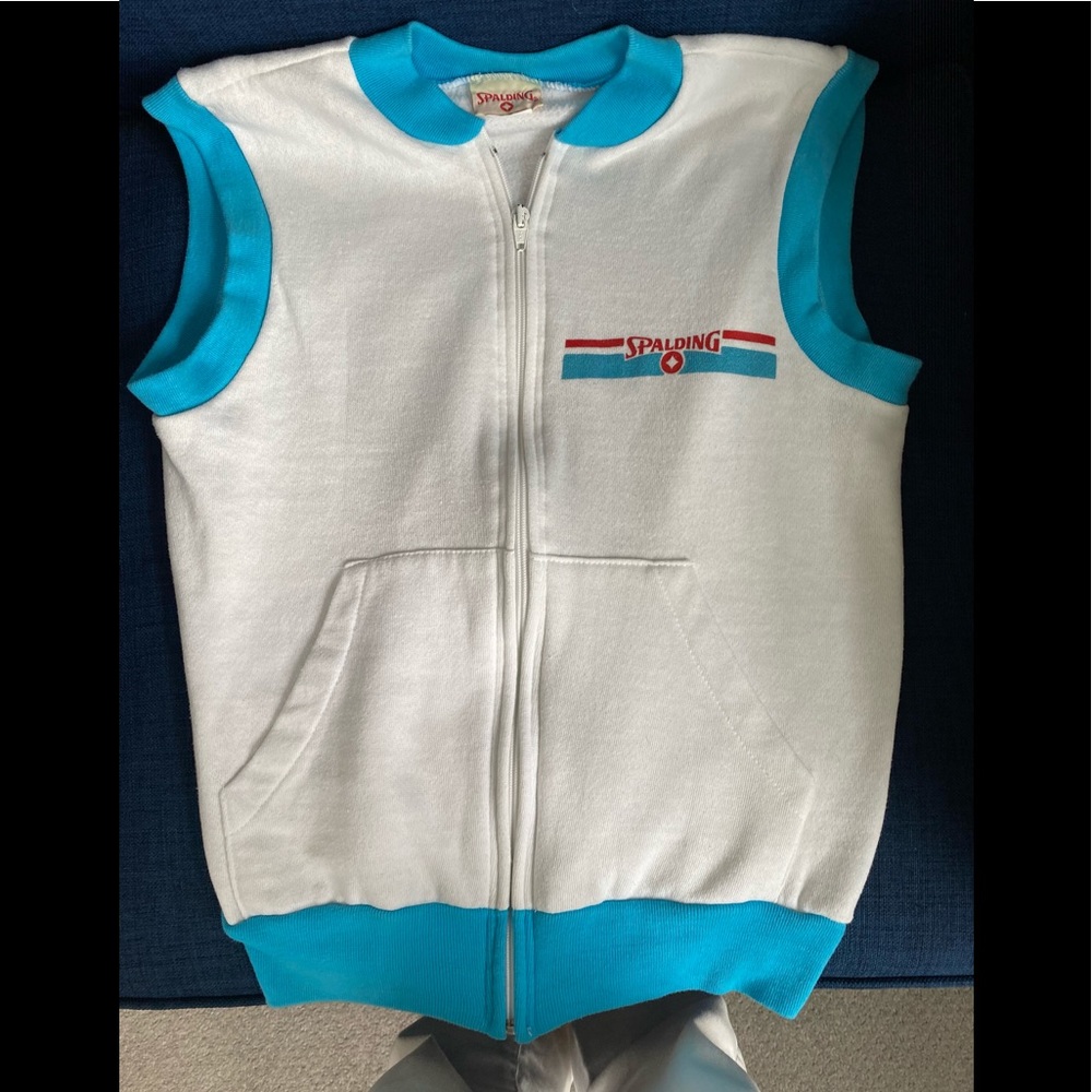 hip Spalding white zip tennis Vest w pockets.  M.